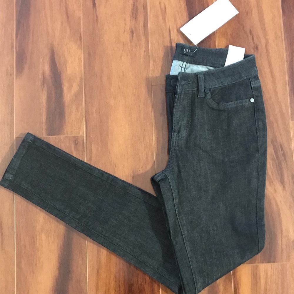 NWT Ladies GILI Straight Leg Jeans Charcoal size 2